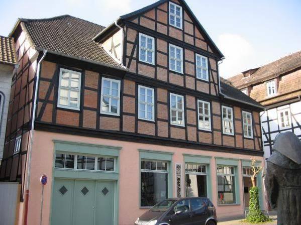 Fachwerkhaus "Ostheimer Straße 26" - 2-geschossiges Fachwerktraufenhaus des späten 18. Jahrhunderts