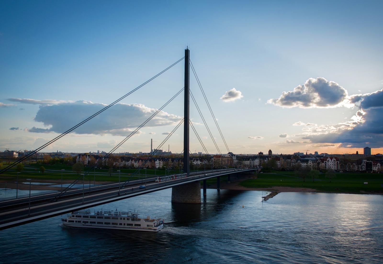 Oberkasseler Brücke