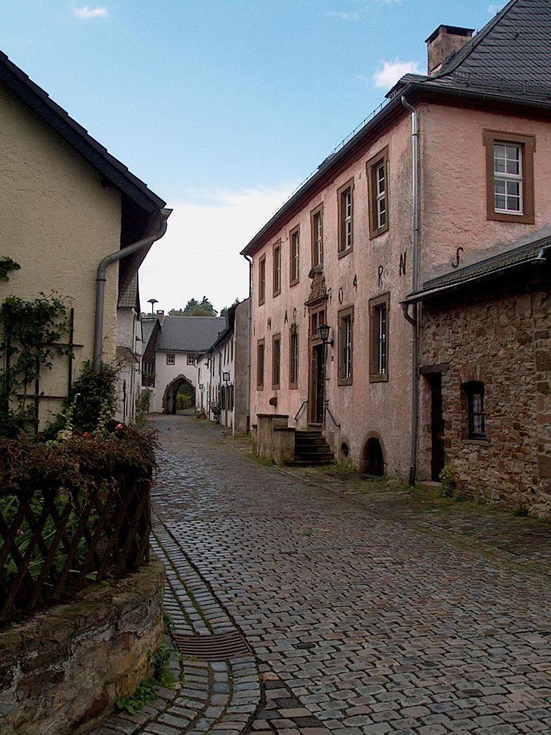Straßenzug mit Pallandthaus von 1704