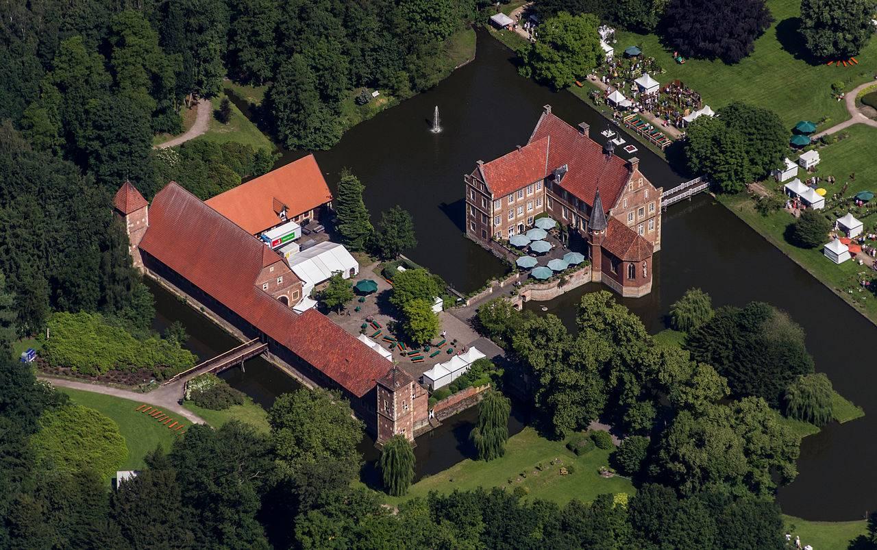 Burg Hülshoff, Luftbild (2014)