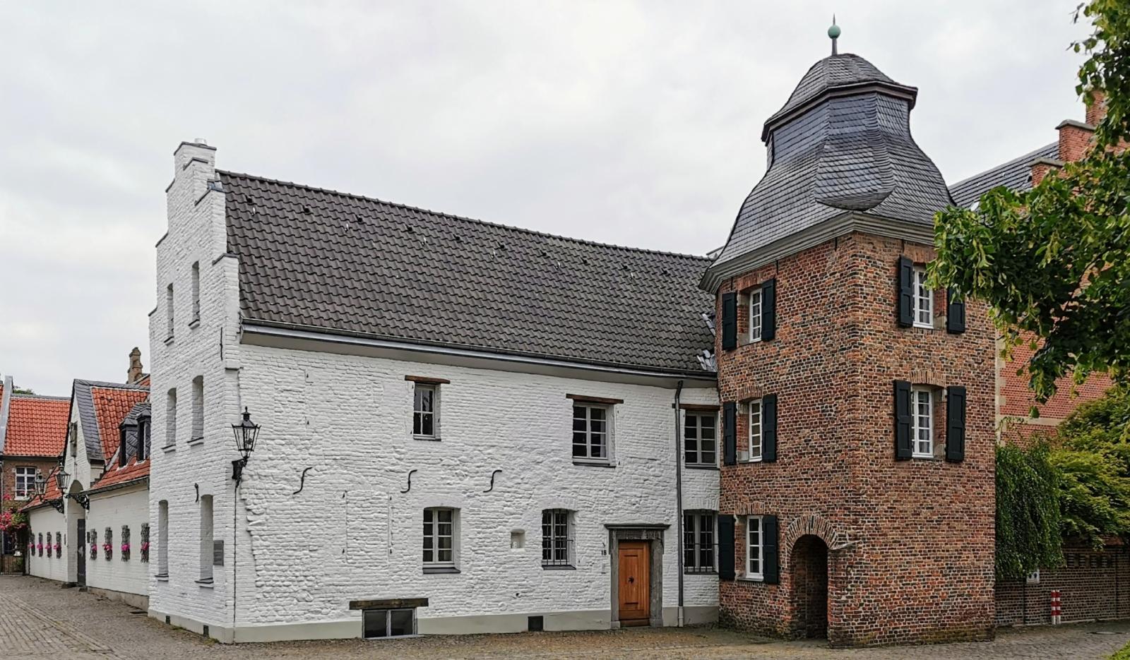 Gebäude am Suitbertus-Stiftsplatz
