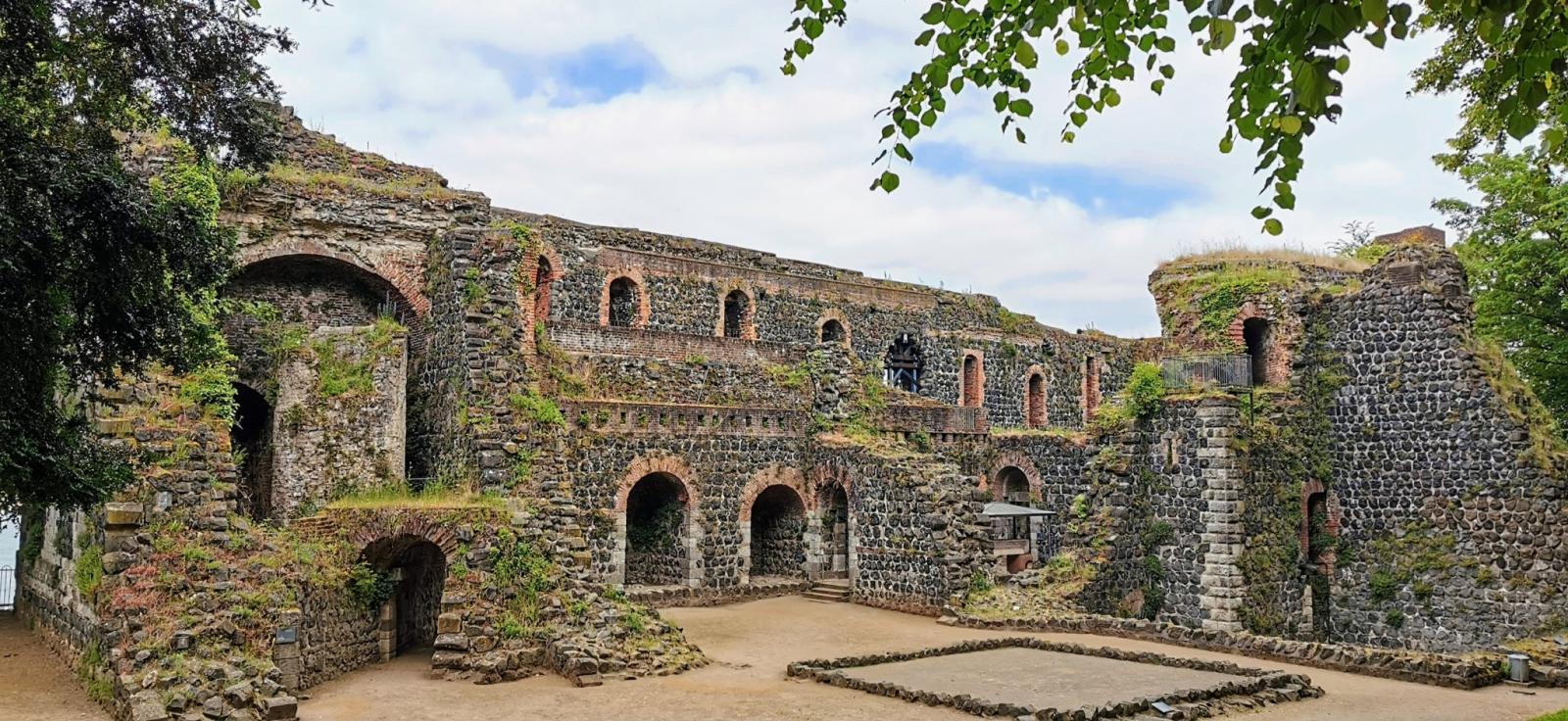 Ruine der Kaiserpfalz