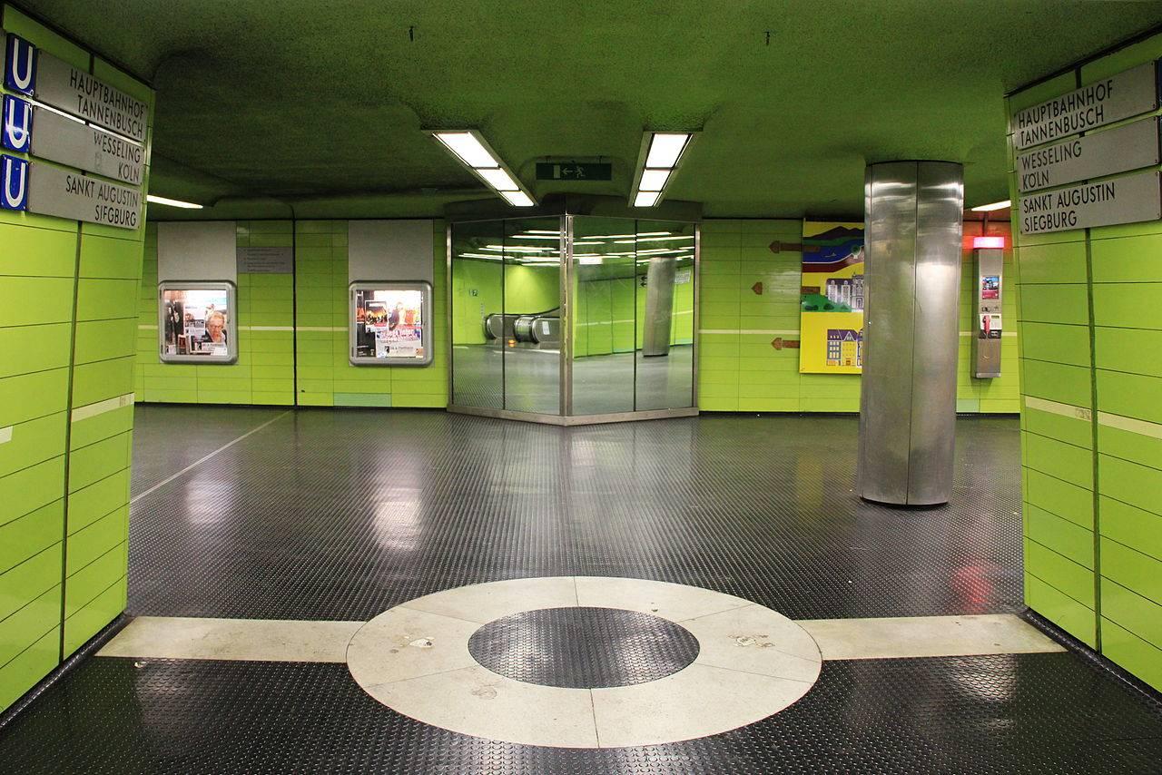 U-Bahn Station Universtität/Markt, Zugang
