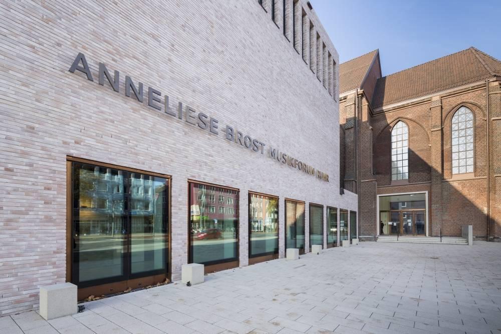 Anneliese Brost Musikforum Ruhr, Eingangsfront 