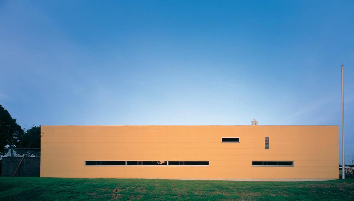 Geschlossene Westfassade 