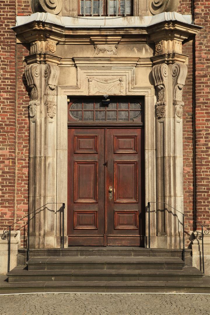 Eingangsportal St. Josepf-Kapelle Düsseldorf