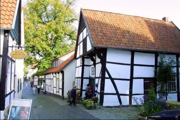  Schiefes Haus, Krummacher Straße (1693)