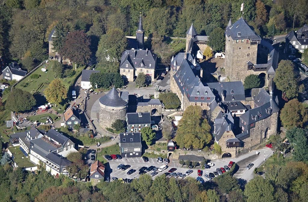 Schloss Burg, Luftbild