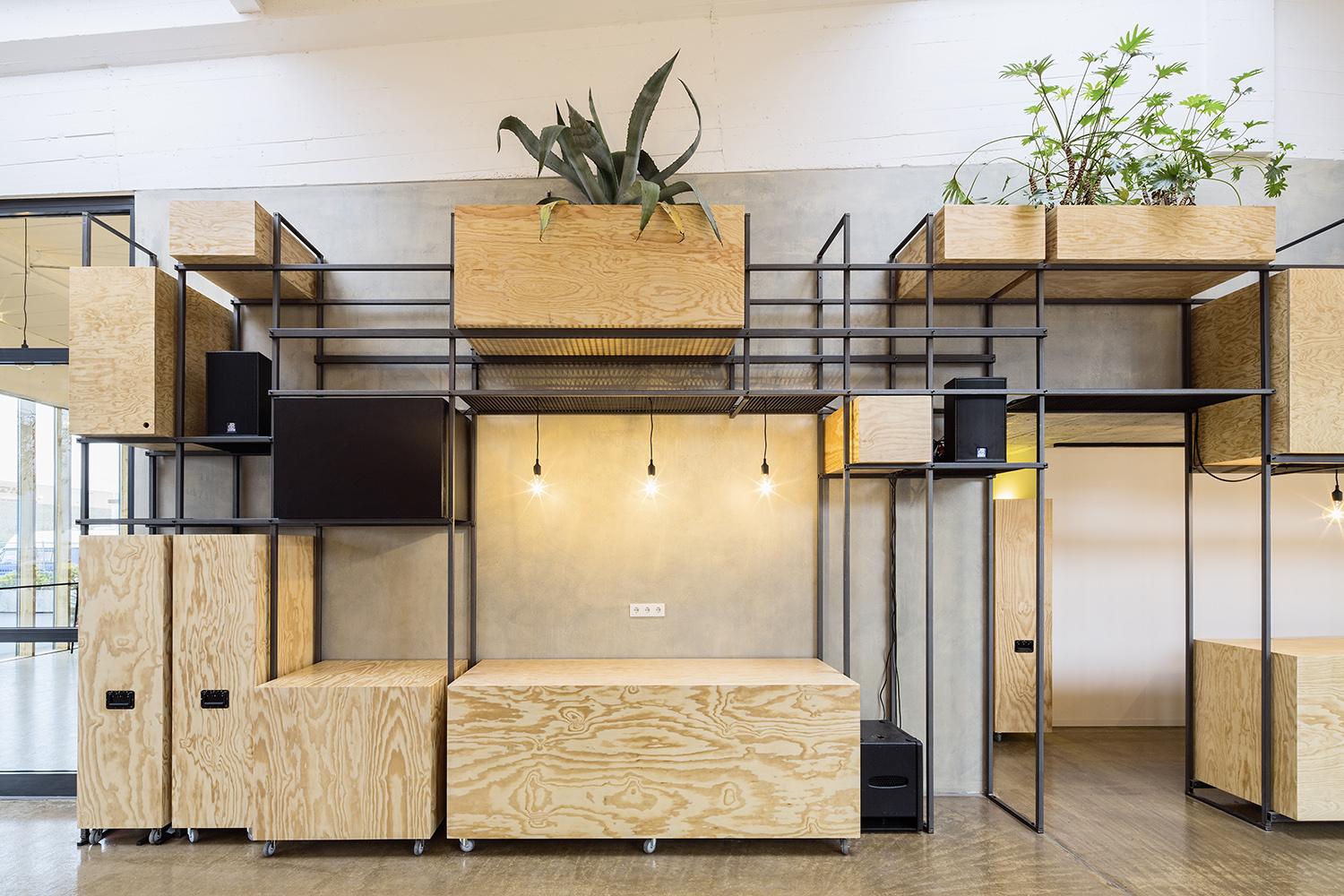 DEINspeisesalon, Einbaumöbel, umgebauter Innenraum