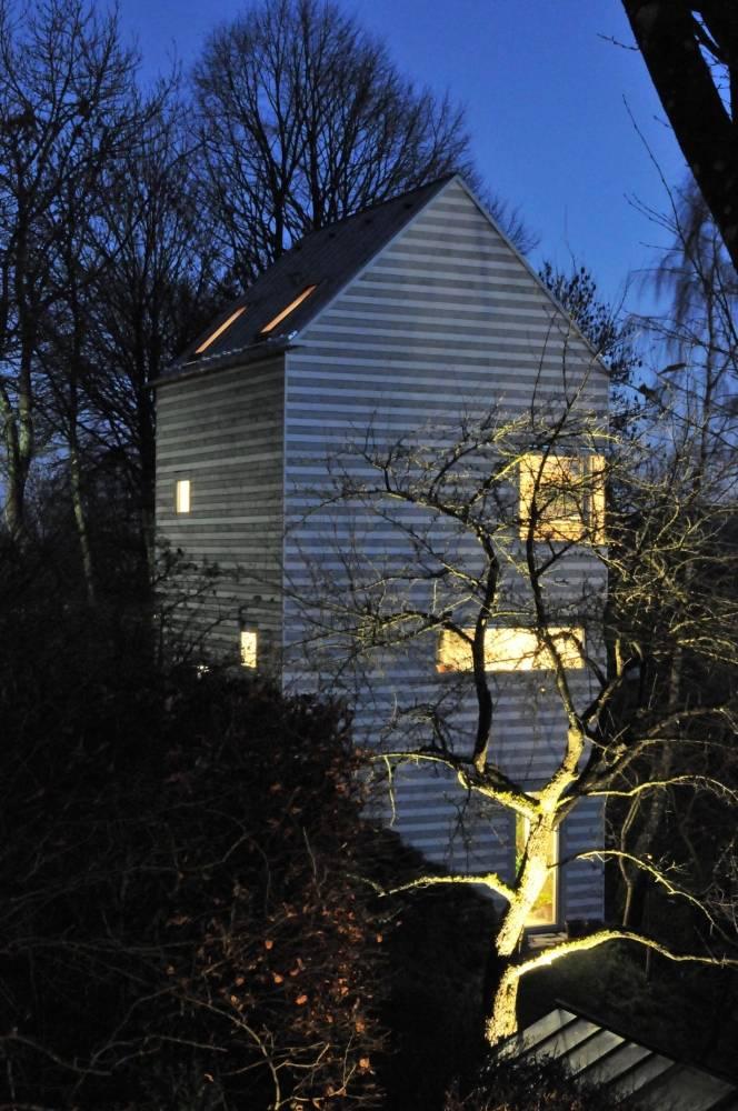 Ansicht Gästehaus Kronenburg in der Dämmerung
