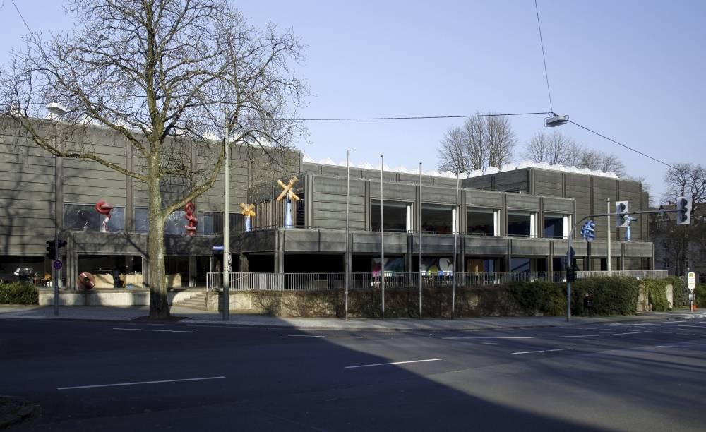 Straßenansicht Erweiterungsbau