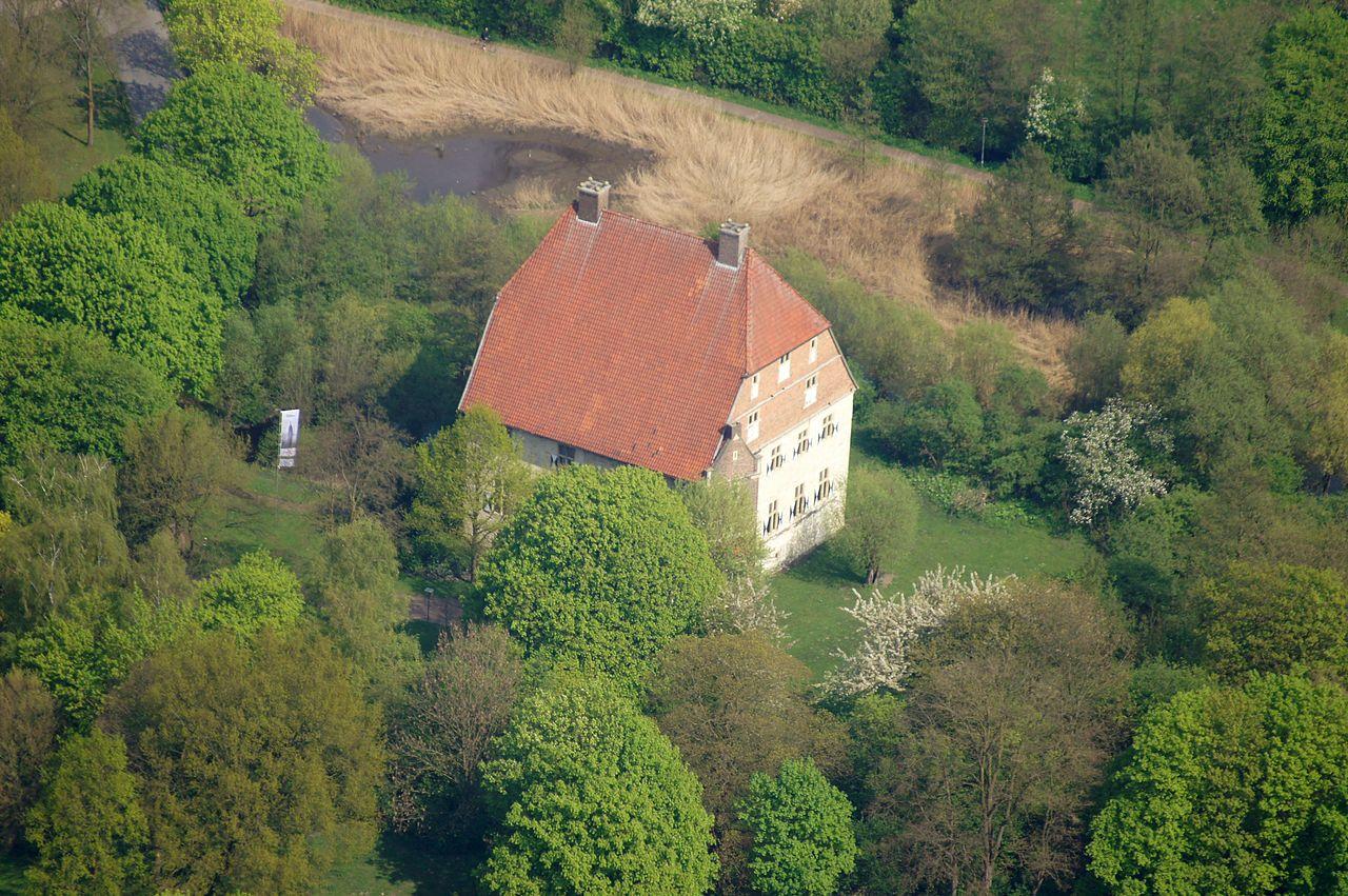 Blick von oben auf das Haus Kolvenburg