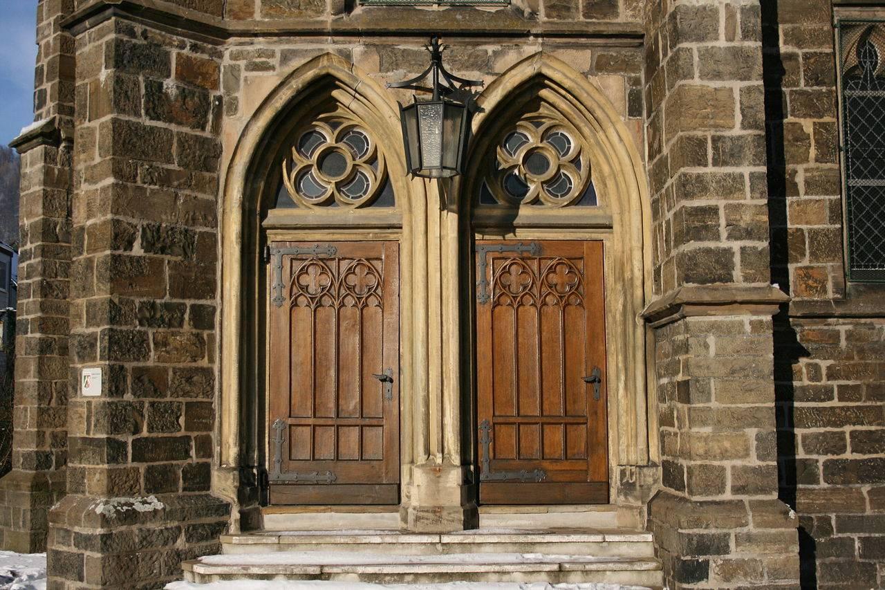 Seitenportal im Süden