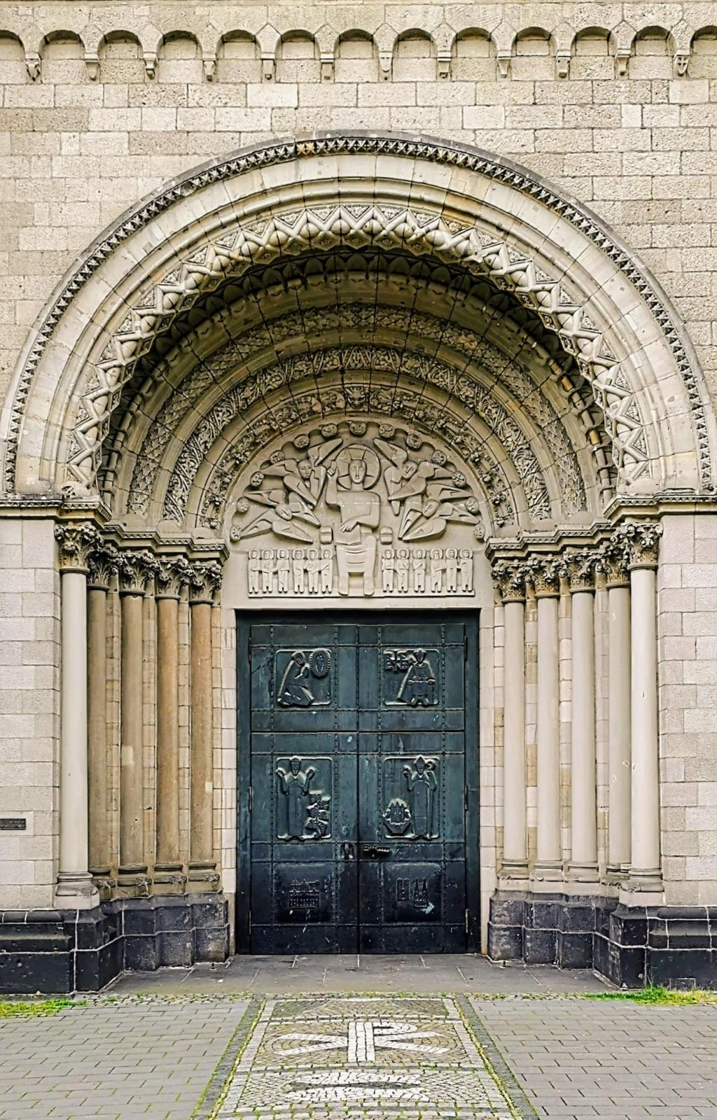 Eingangsportal St. Heribert Köln-Deutz