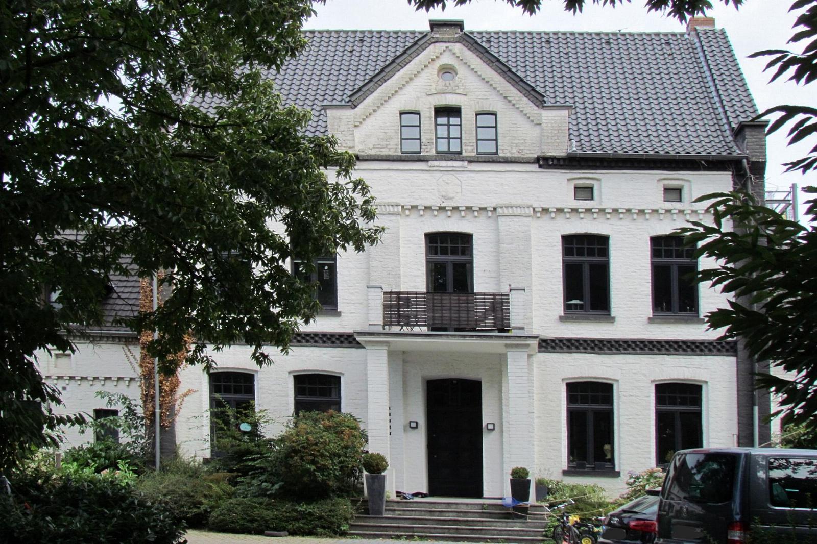 Fassade des Hauptgebäudes von Haus Radong