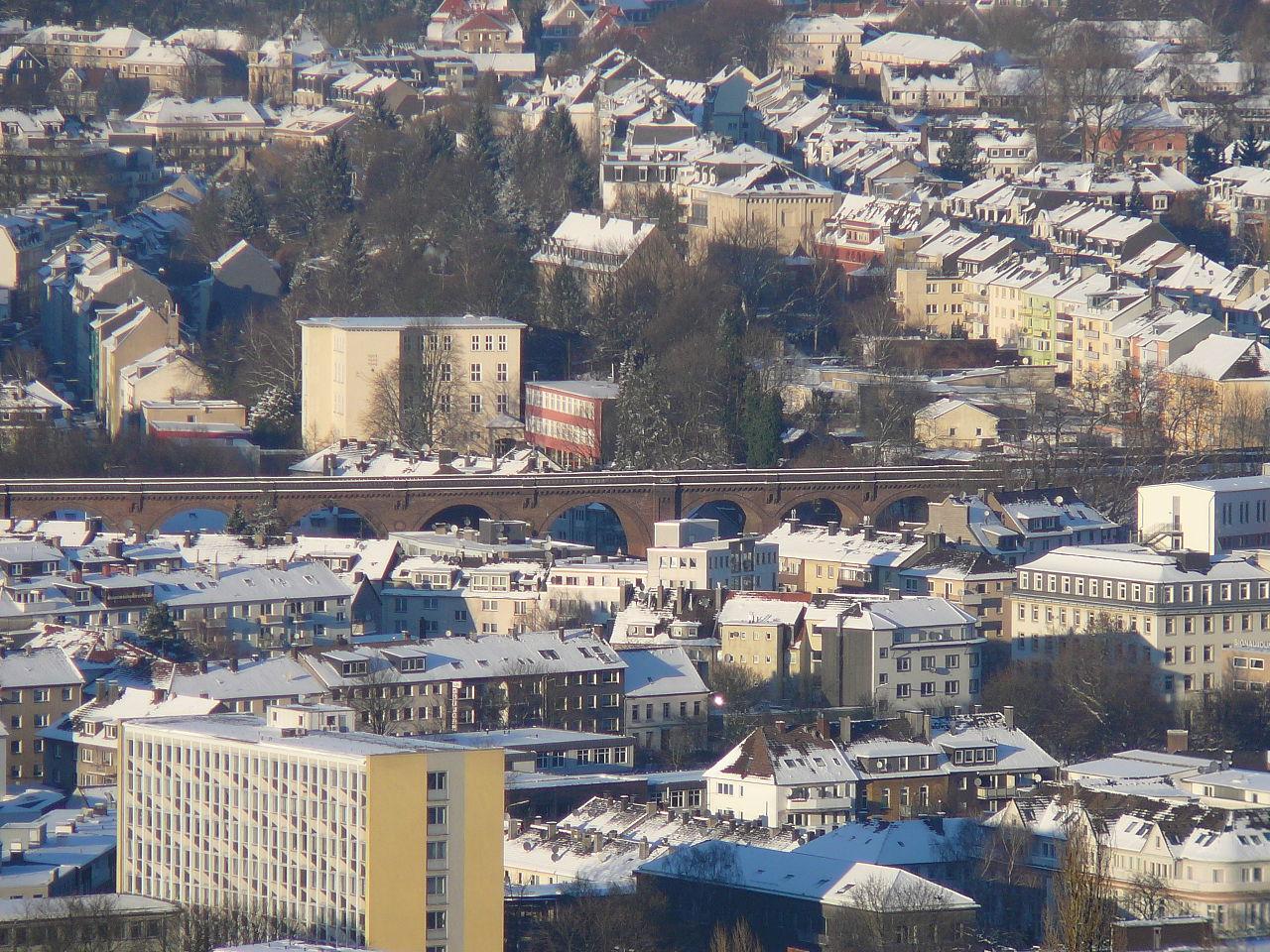 Blick auf das Kuhler Viadukt