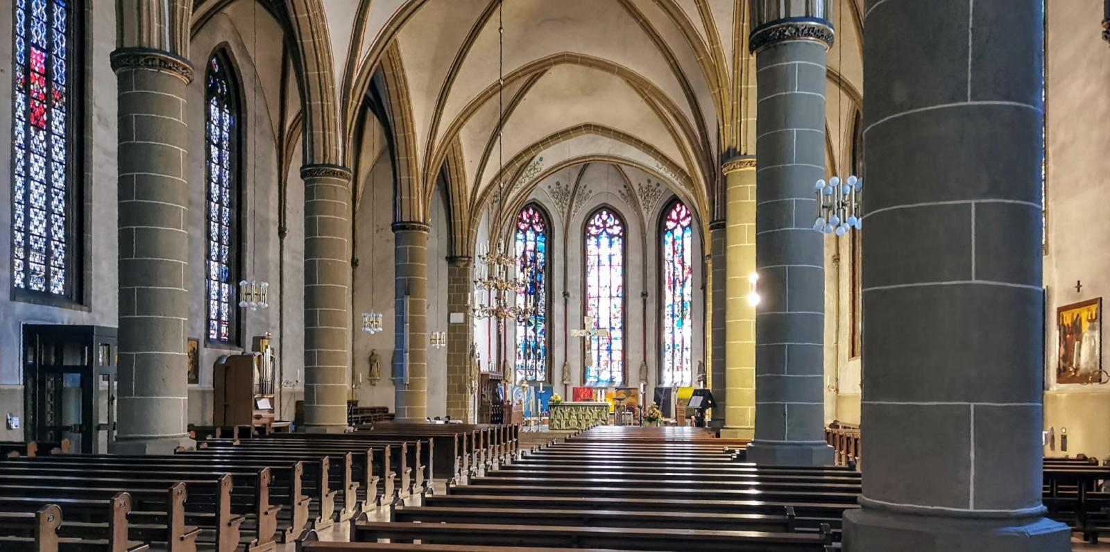 Blick in den Kirchenraum Richtung Osten