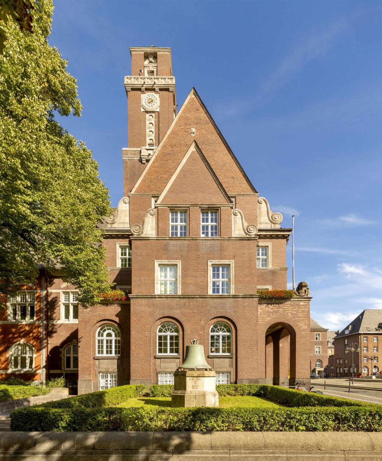 Rathaus Bottrop, Giebelansicht westlicher Kopfbau