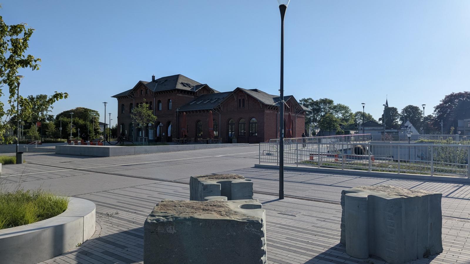BürgerBahnhof, neugestalteter Vorplatz