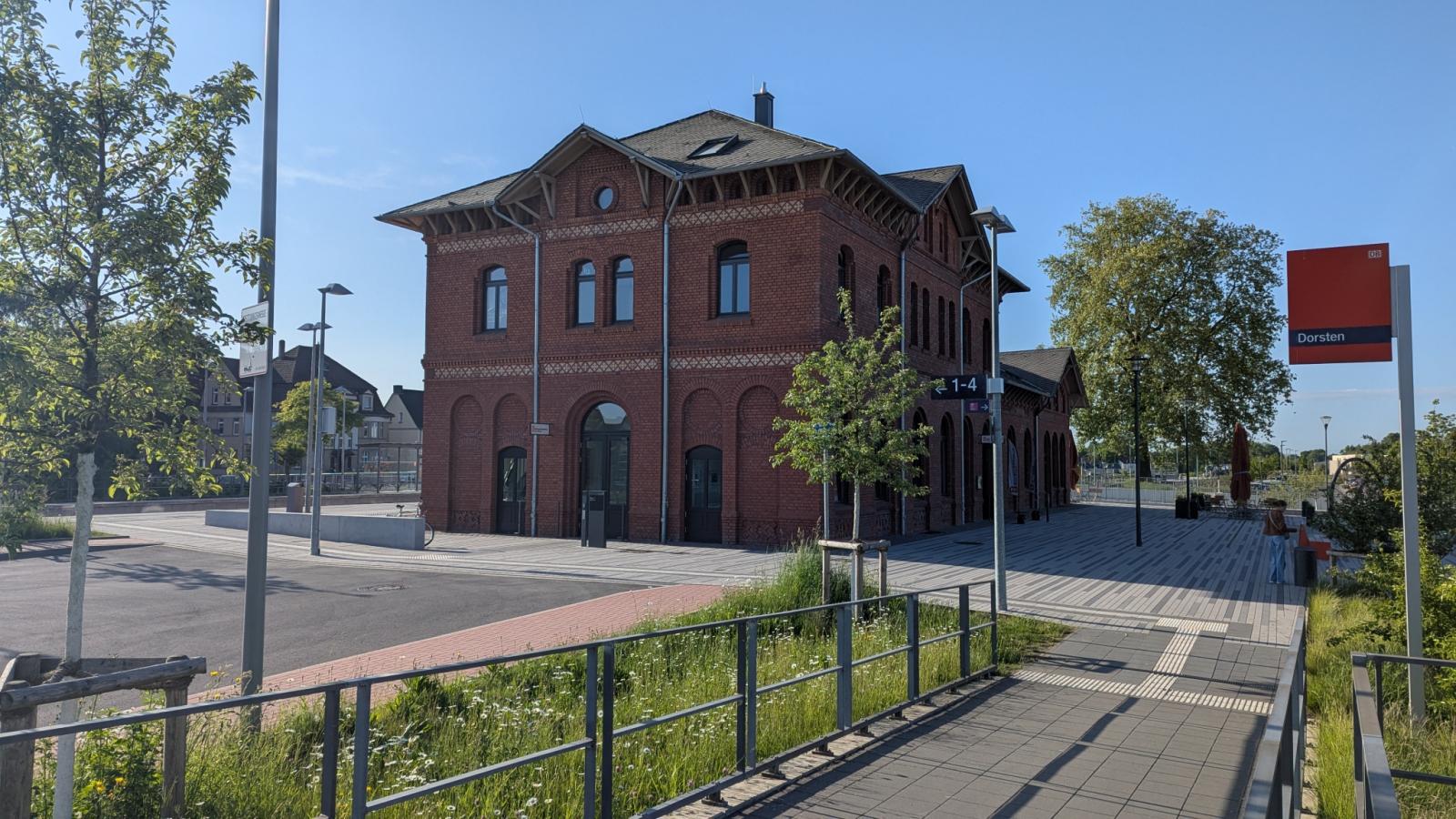 BürgerBahnhof, neugestalteter Vorplatz