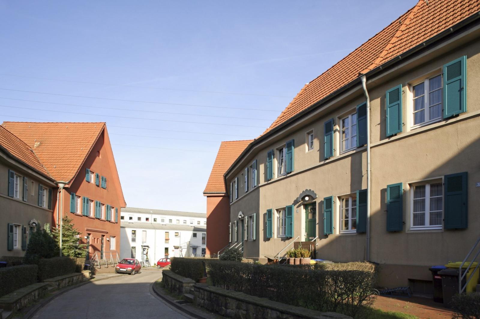 Alter Siedlungsbereich im Vordergrund