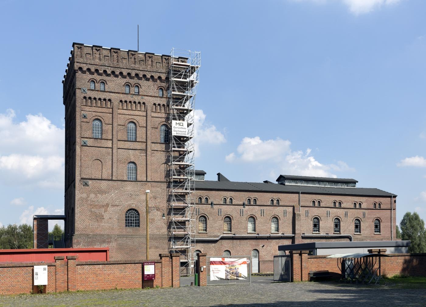 Malakowturm und Fördermaschinenhaus über Schacht 1 der Zeche Hannover