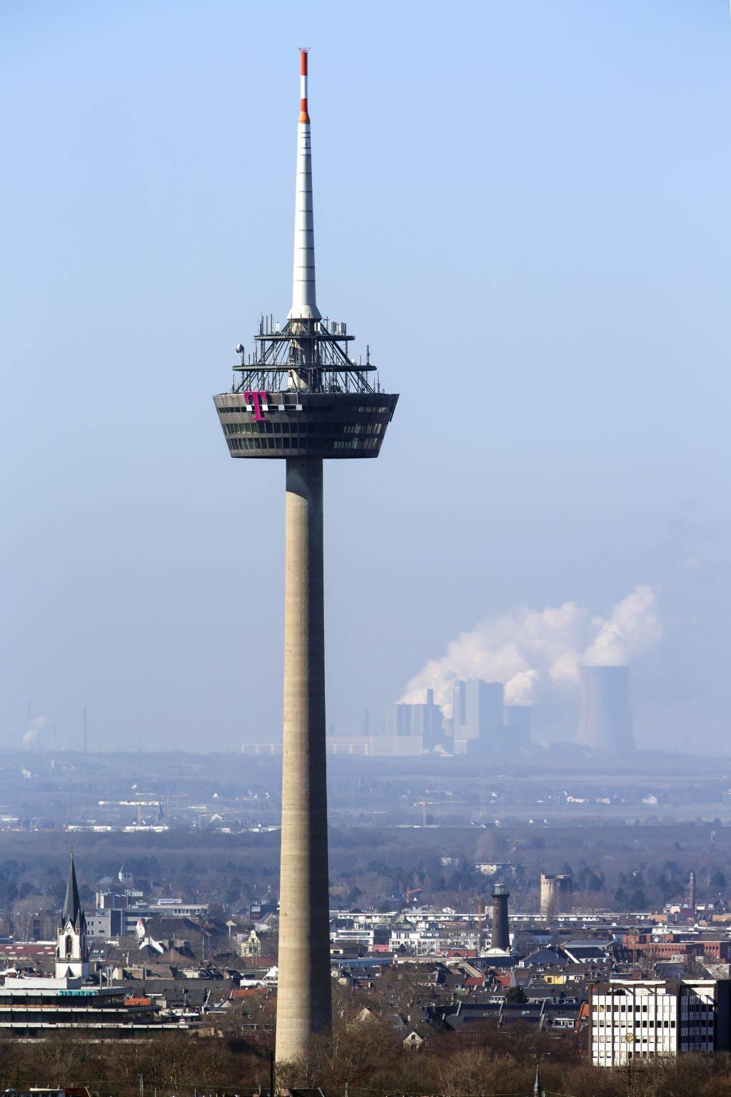 Gesamtansicht Fernsehturm Colonius 