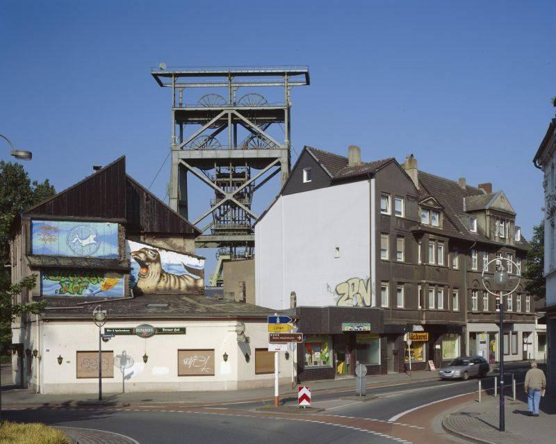 Förderturm Straßenansicht