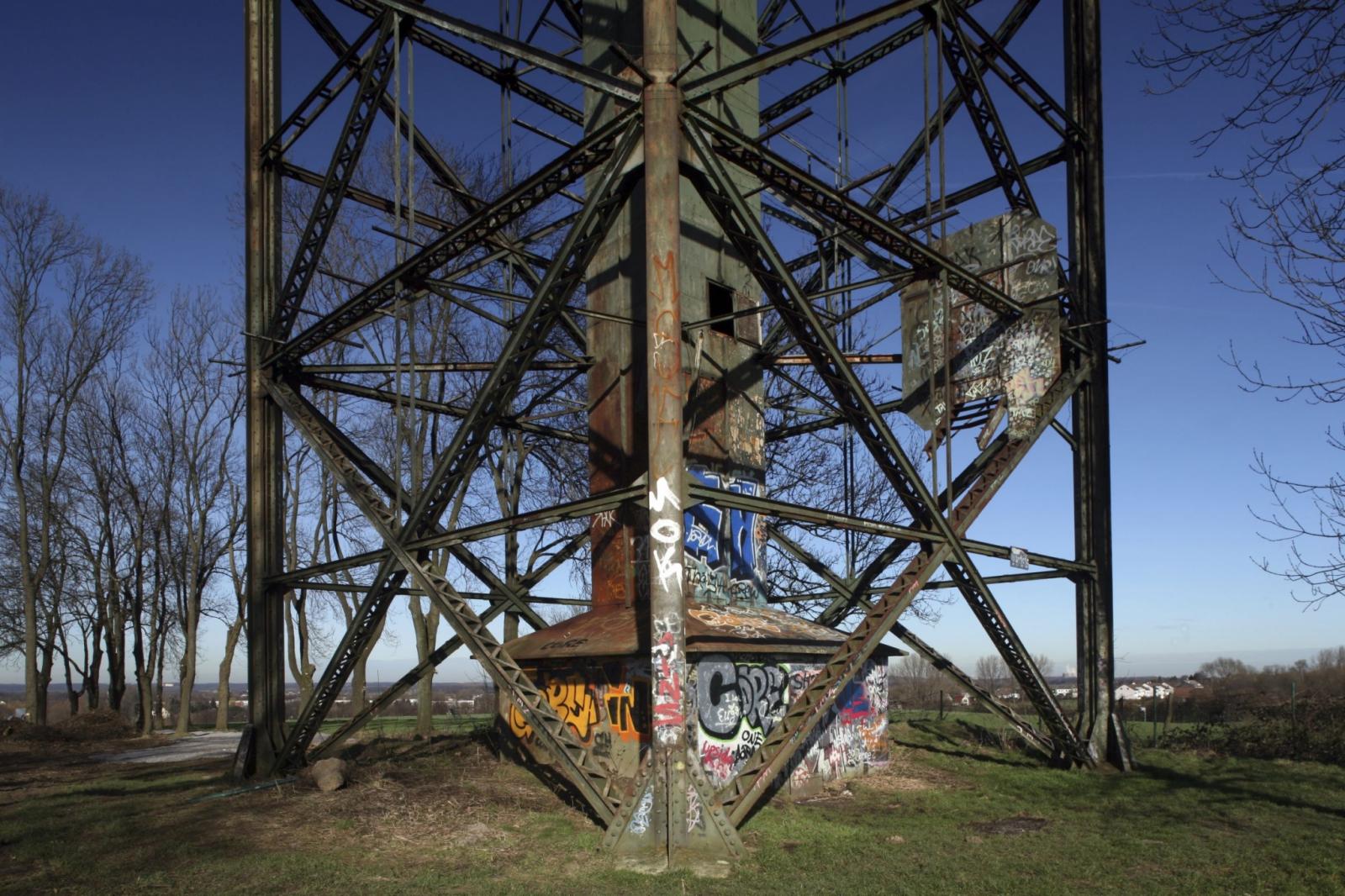 Fuß des Turms