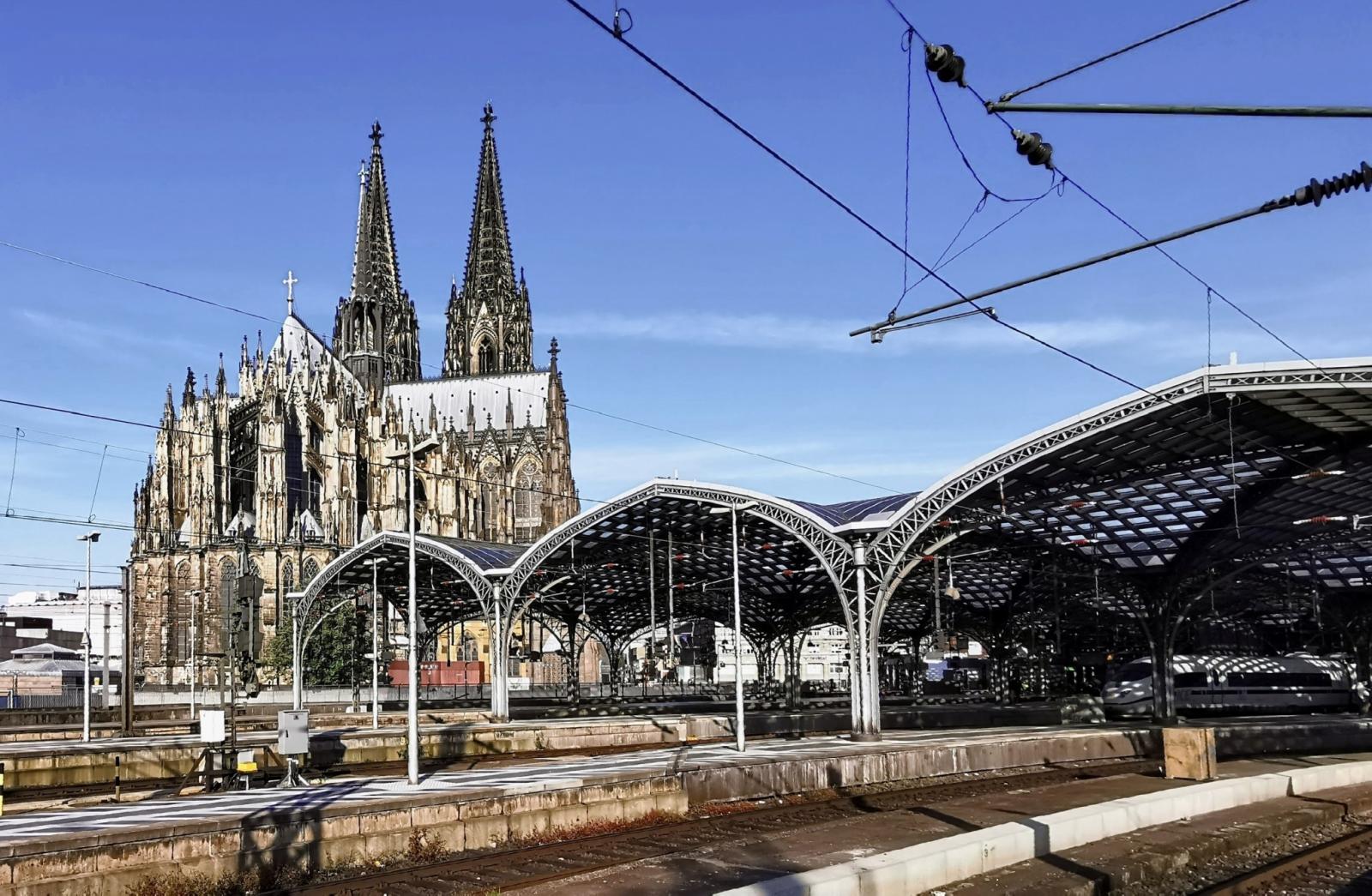 Vordächer der Bahnsteighalle Kölner Hauptbahnhof