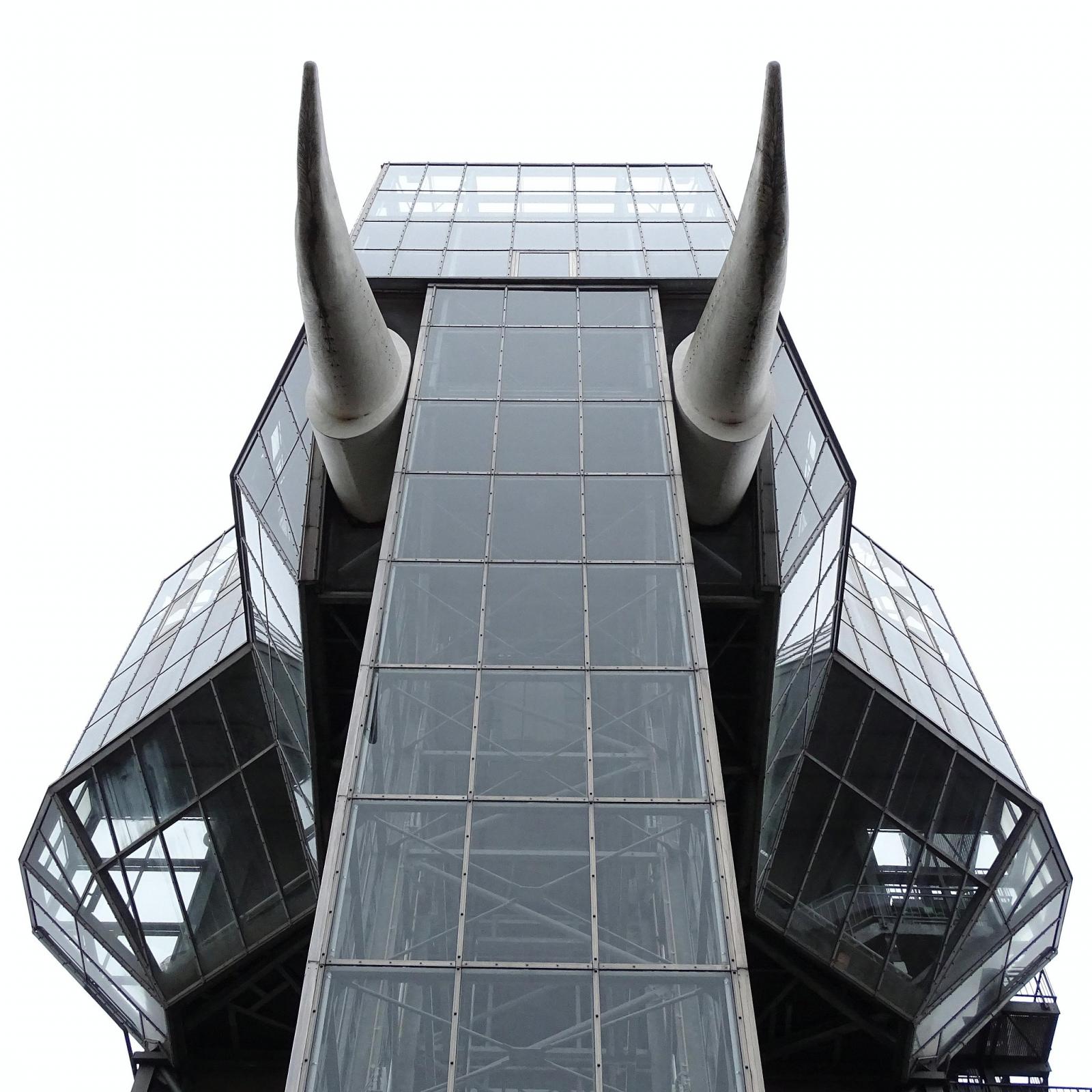 Glaselefant von unten im Maximilianpark