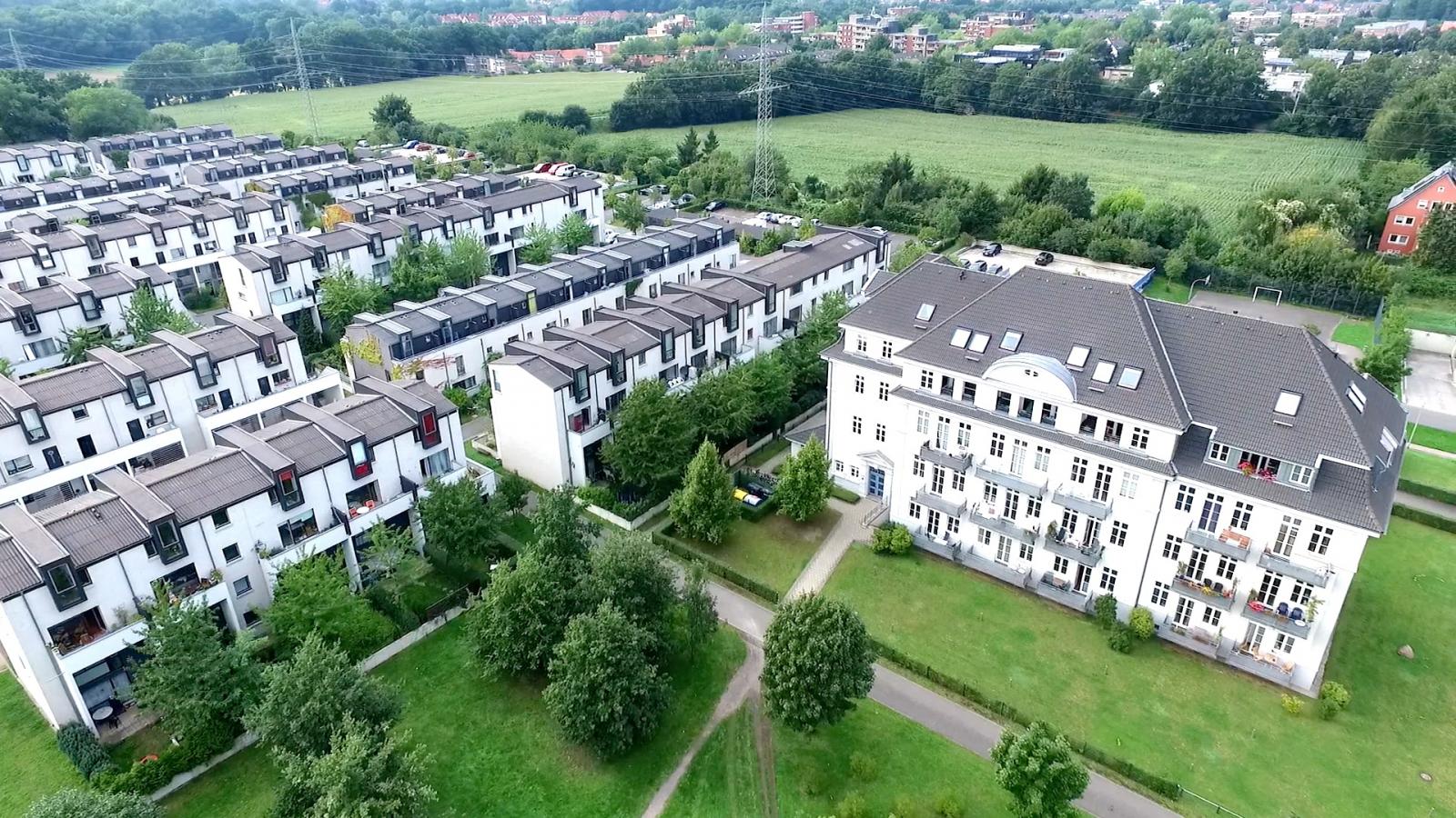 Luftbild ehemalige Lincoln-Kaserne mit neuen Zeilenbauten