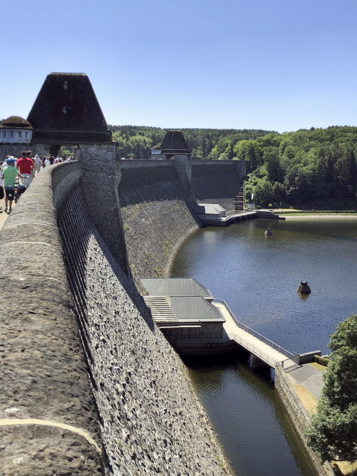 Möhnetalsperre, Staumauer