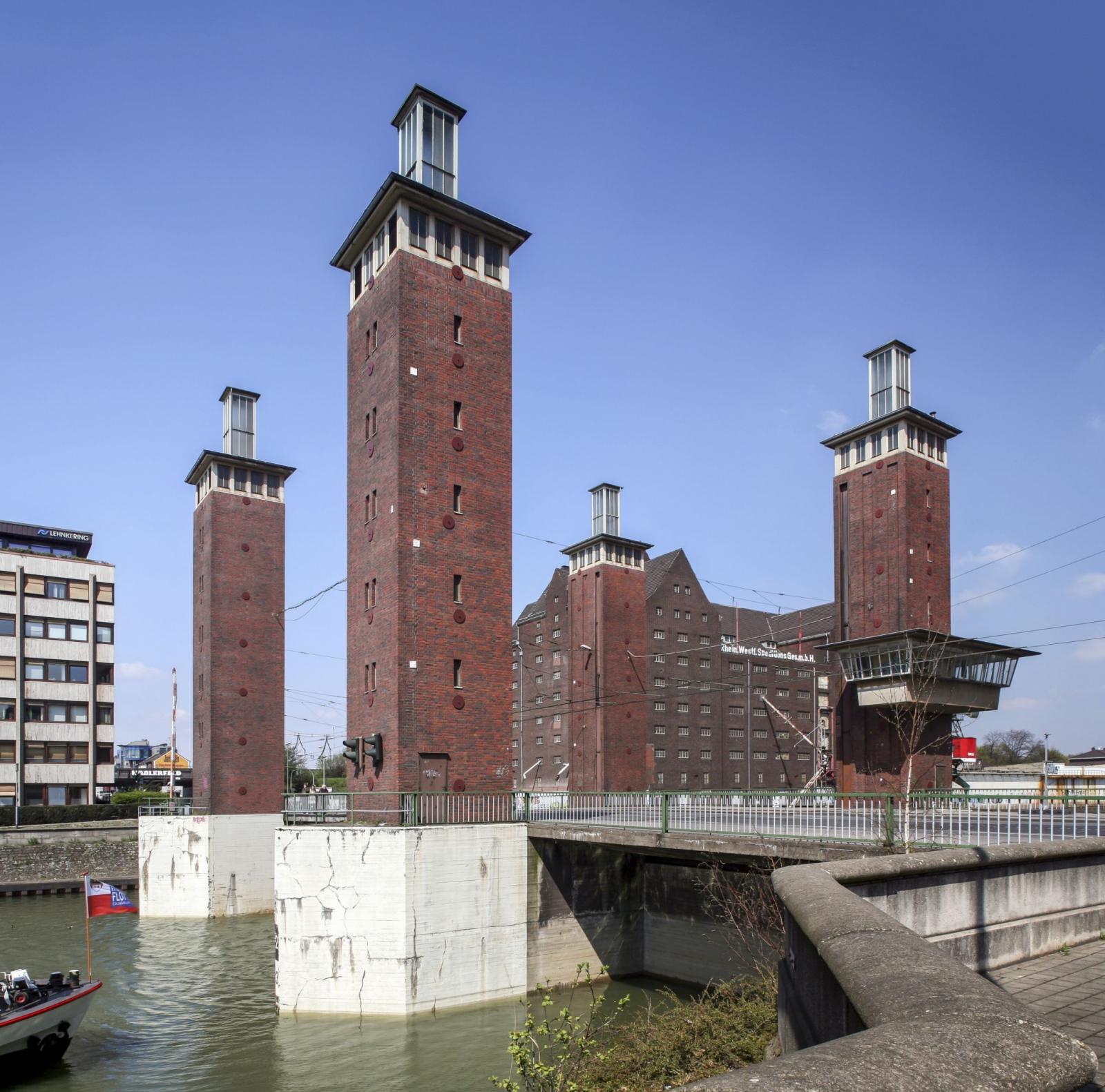 Schwanentorbrücke
