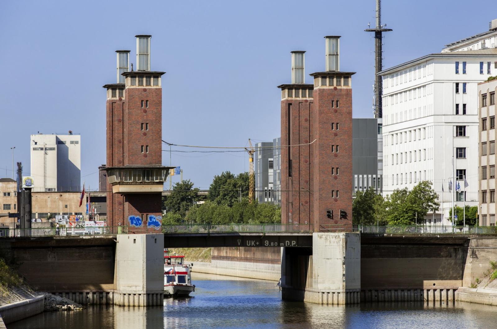 Schwanentorbrücke Seitenansicht