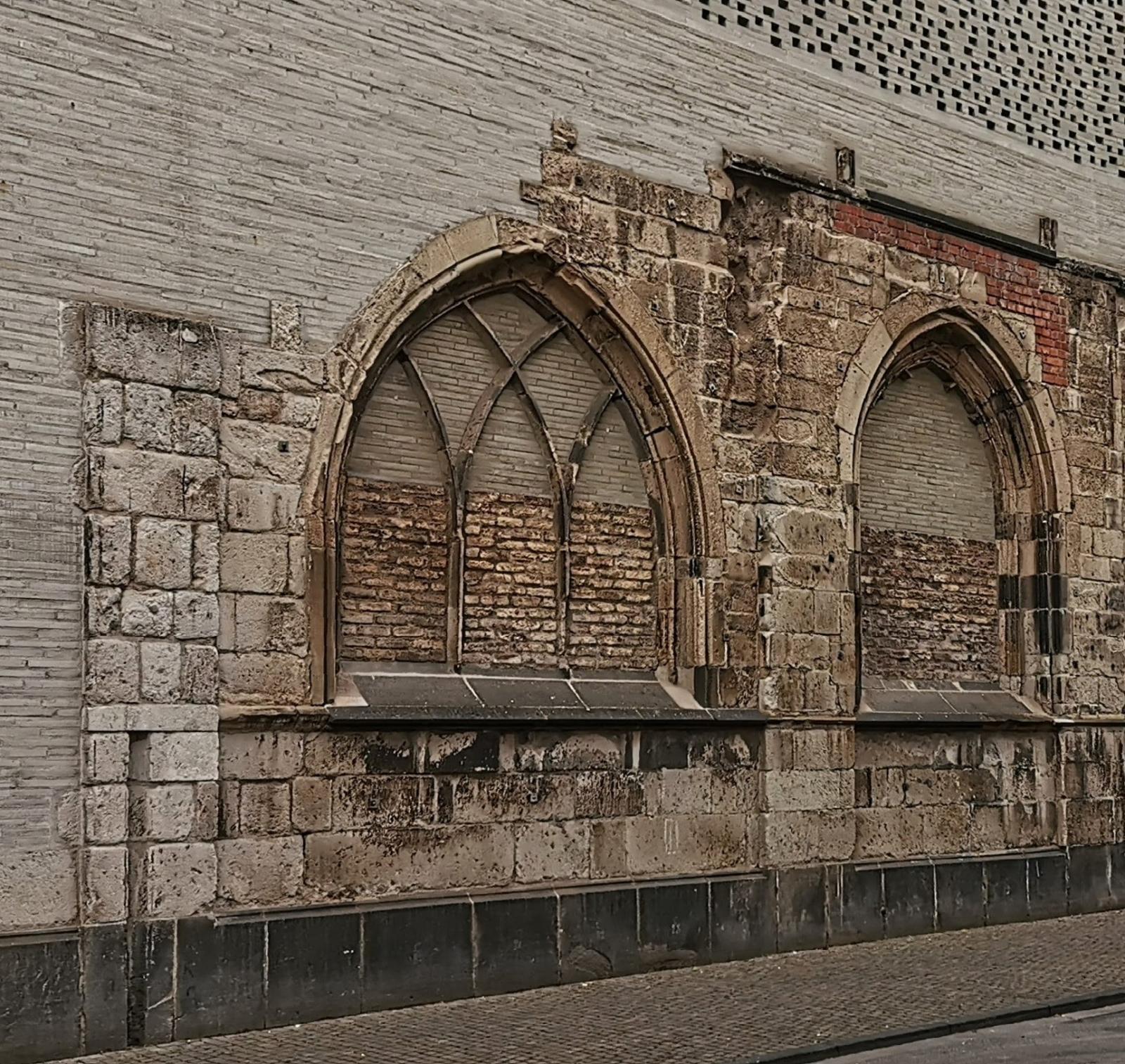 Fassade Kolumba alt und neu