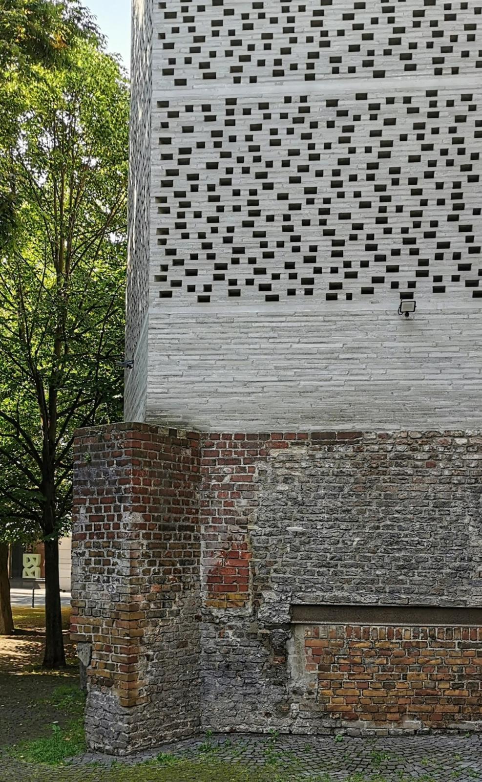 Fassade Kolumba alt und neu