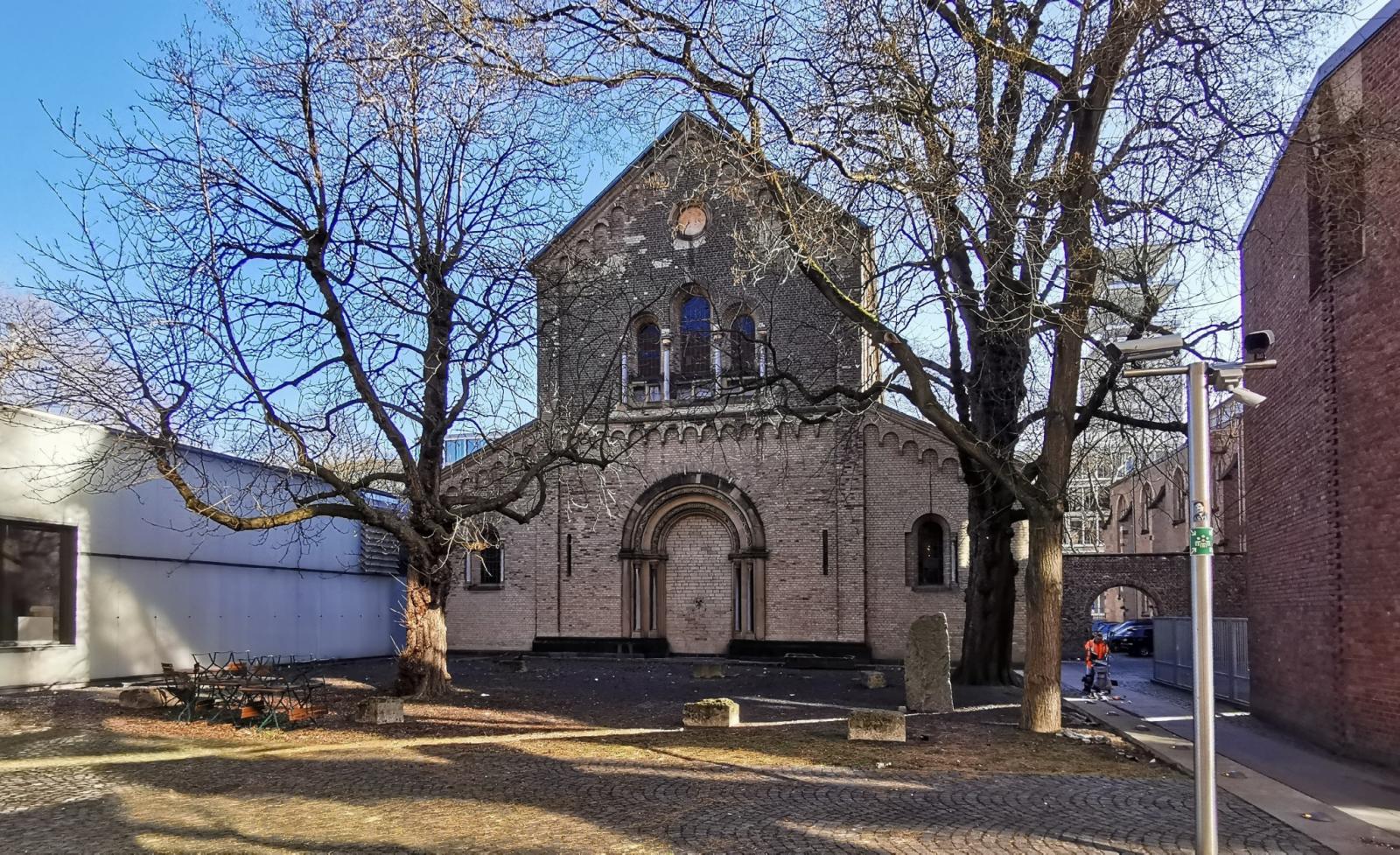 St. Cäcilien Westansicht