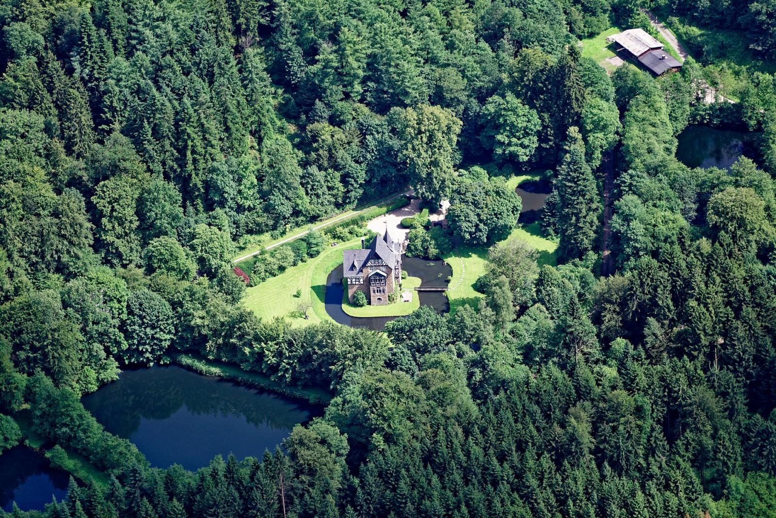 Luftbild Wasserschloss Badinghagen