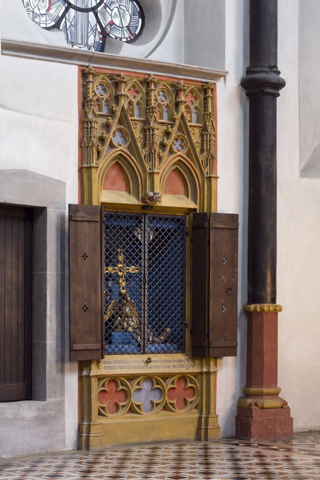 Gotisches Reliquiengehäuse in der nördlichen Chorwand St. Severin, 1383