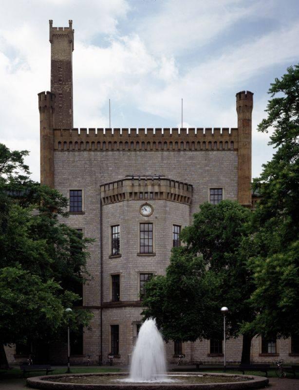 Mittelbau des Hauptgebäudes der Ravensberger Spinnerei