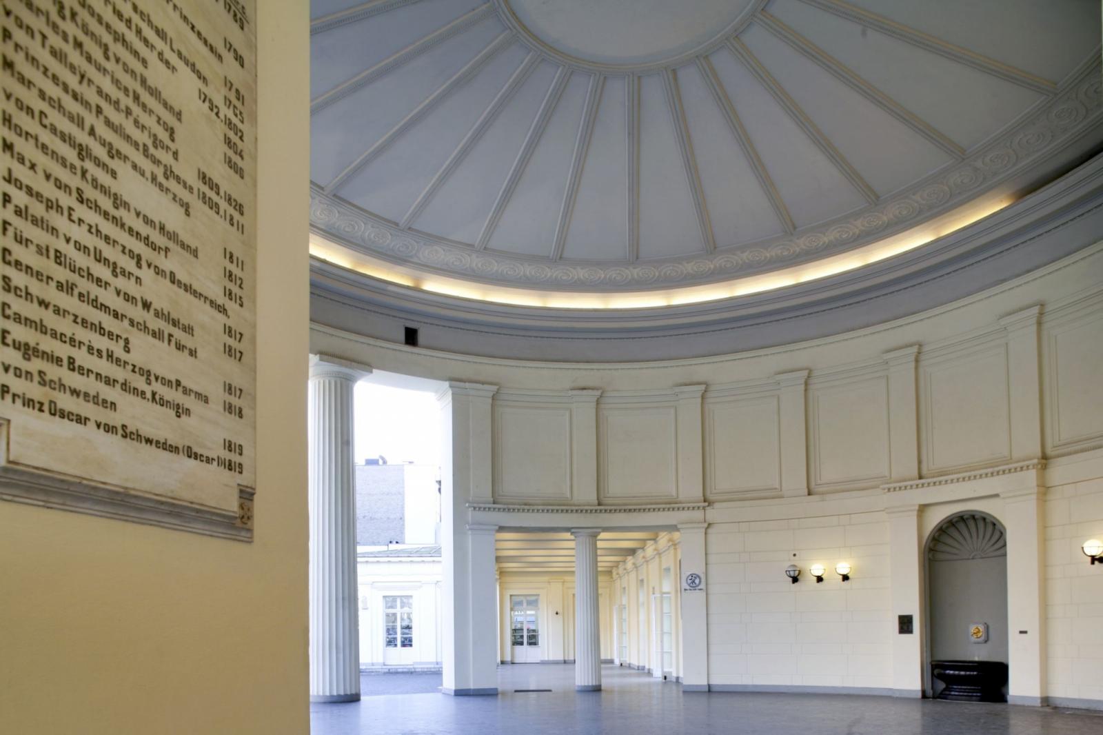 Blick ins Innere des Elisenbrunnen 