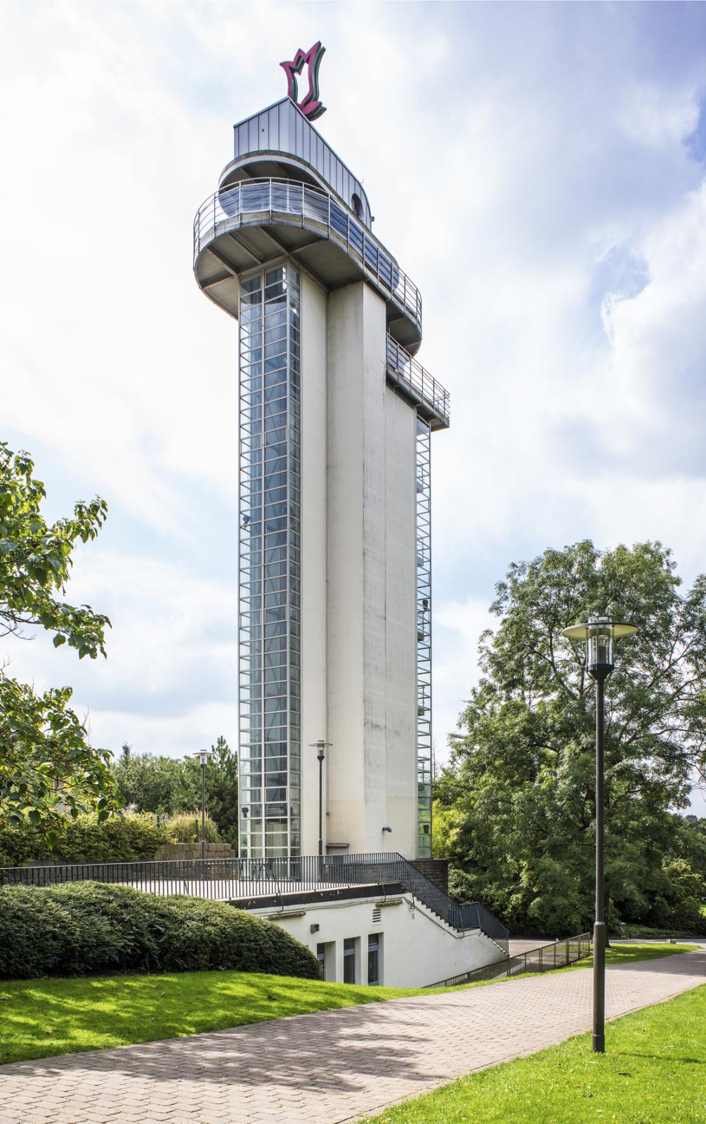 Gesamtansicht ehemaliger Radioturm im Grugapark in Essen