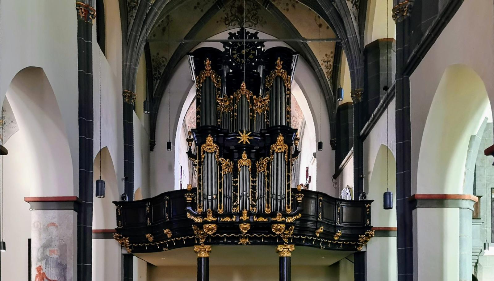 Orgel im Westbau