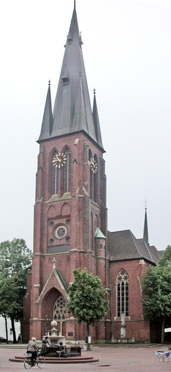 Blick auf den Kirchturm