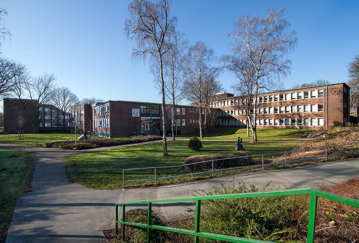Datteln, Comenius-Gymnasium, Ansicht vom Südring mit Erweiterungsbauten