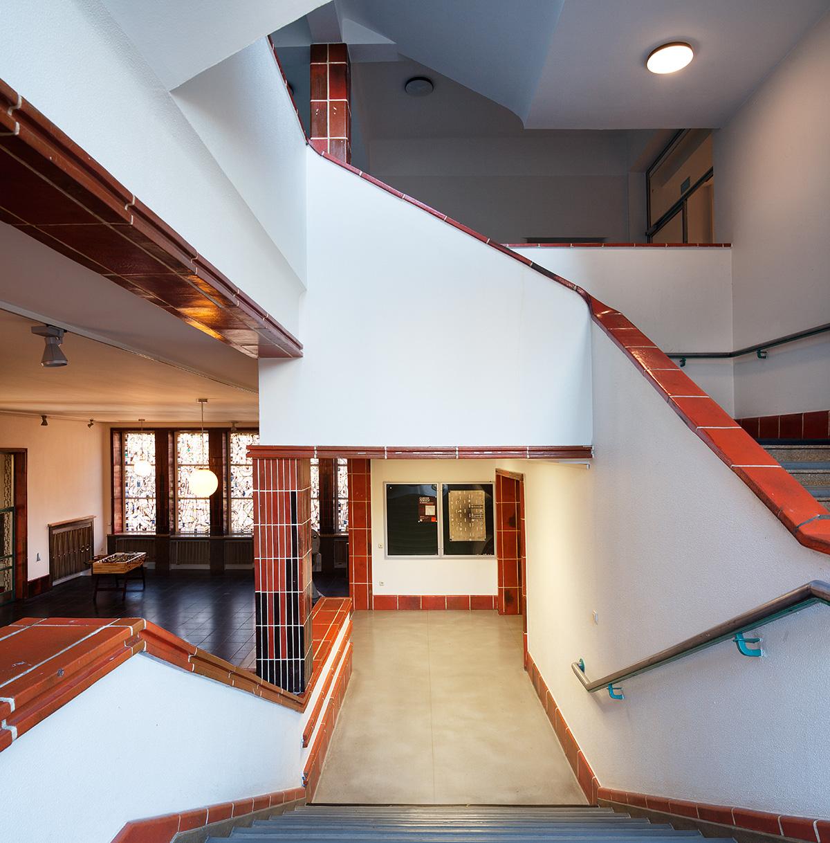 Dortmund, ehem. Pädagogische Akademie, Blick ins Treppenhaus