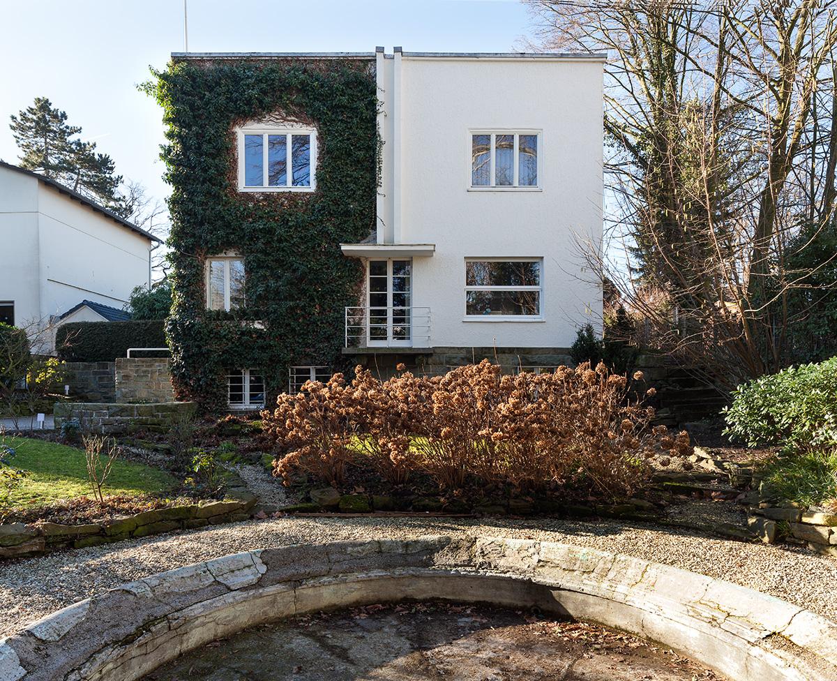 Soest, Dasselwall 37, Gartenansicht mit Wasserbecken