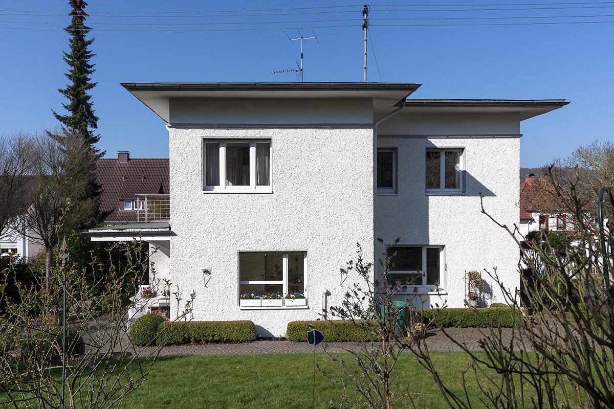 gestaffelte Baukörper an der Seitenfassade