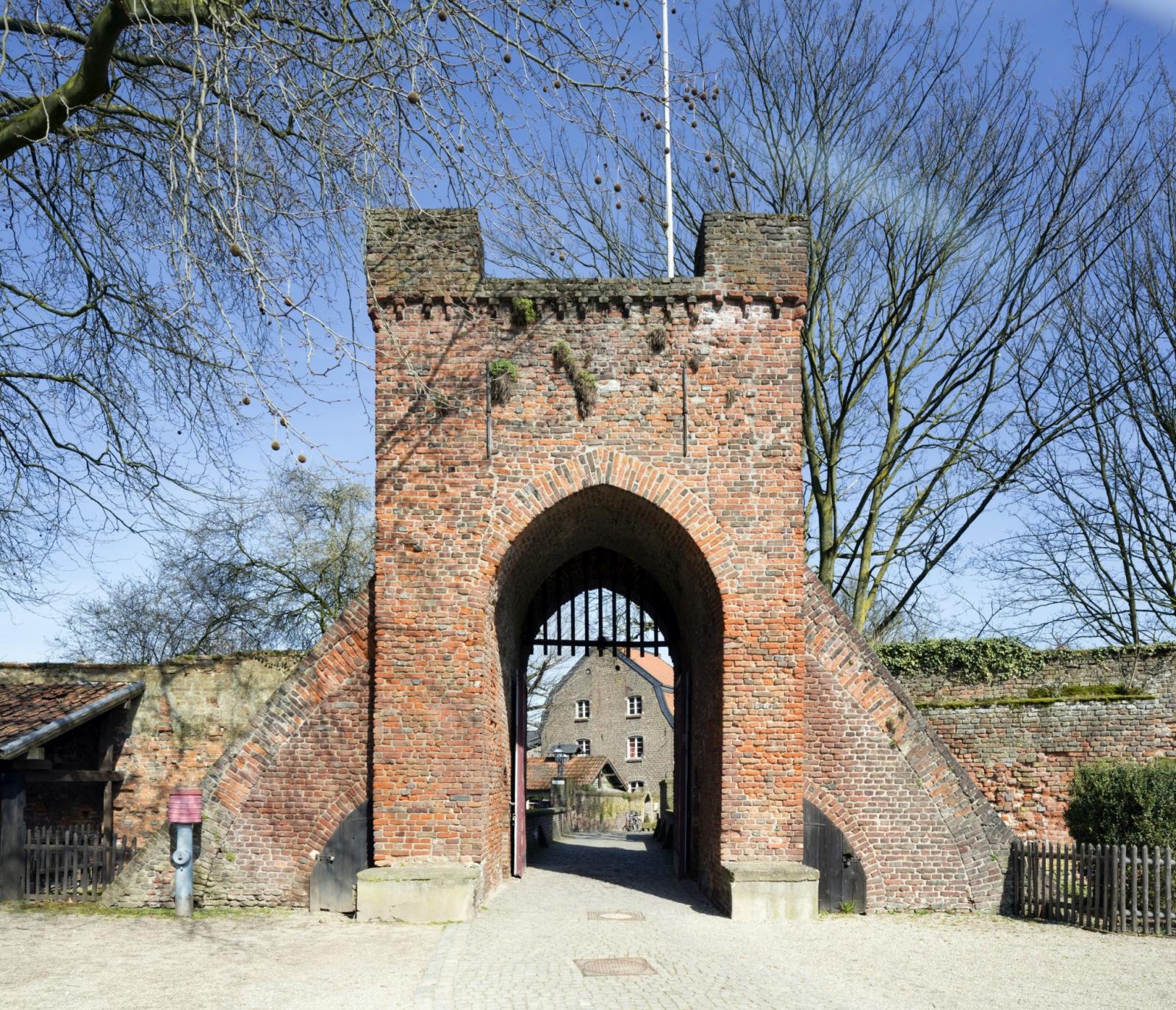 Vorburg Burg Linn
